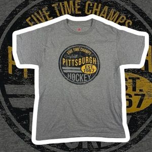 Pittsburgh Hockey Tee - Medium Condition:Used